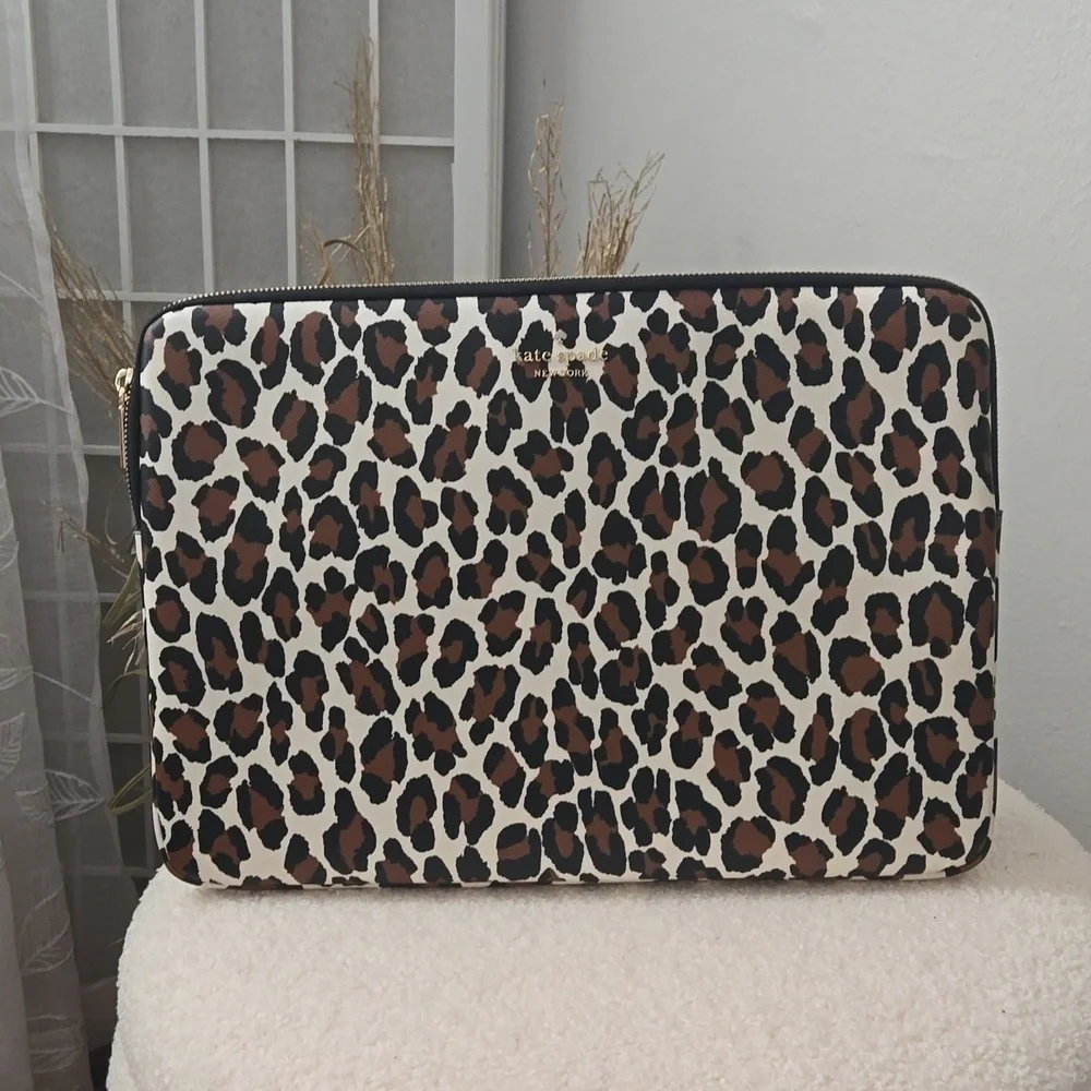 Madison Spotted Leopard Universal Laptop Sleeve